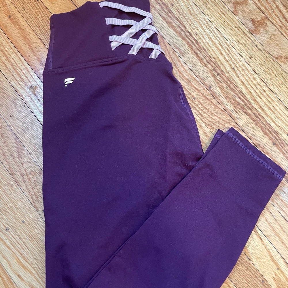 Fabletics powerhold leggings in burgundy, 7/8 length, high waisted, size small.